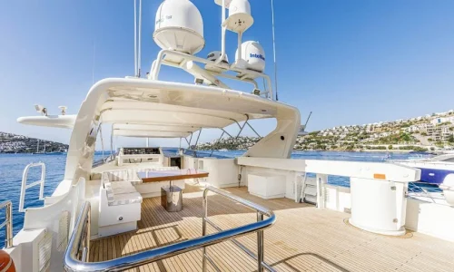 Aren-Yachting-Motoryacht-Sanref-Falcon-115-7-850x510-1